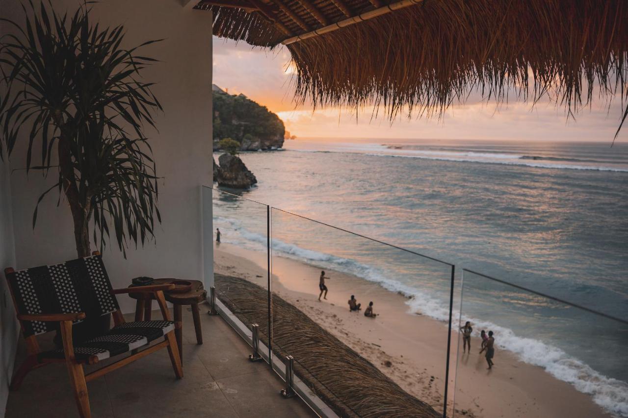 Legends Beachfront Resort อูลูวาตู ภายนอก รูปภาพ