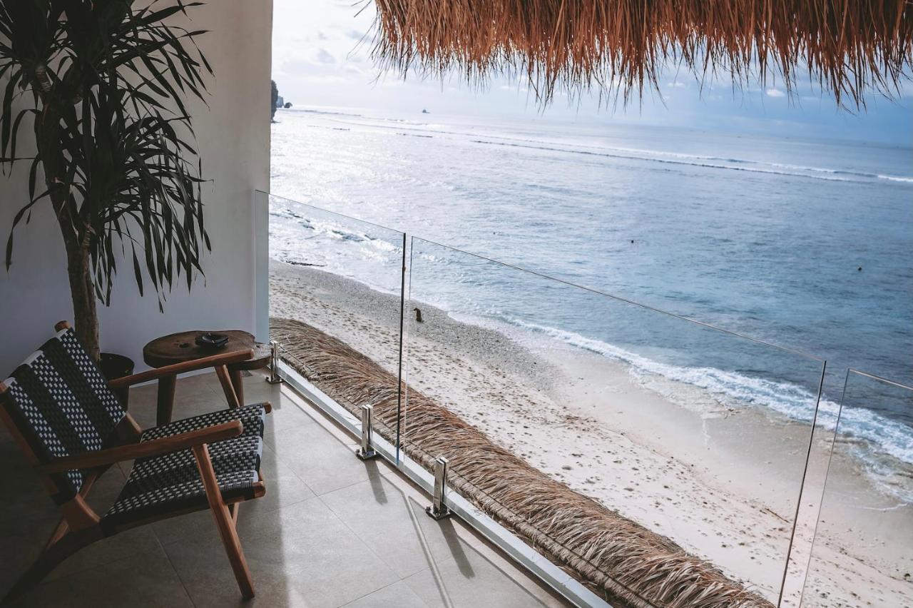 Legends Beachfront Resort อูลูวาตู ภายนอก รูปภาพ