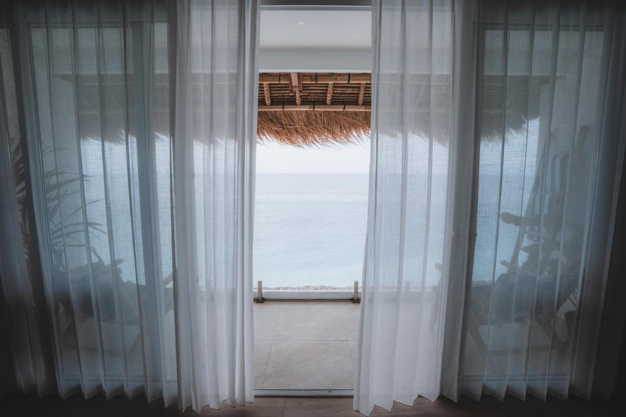 Legends Beachfront Resort อูลูวาตู ภายนอก รูปภาพ