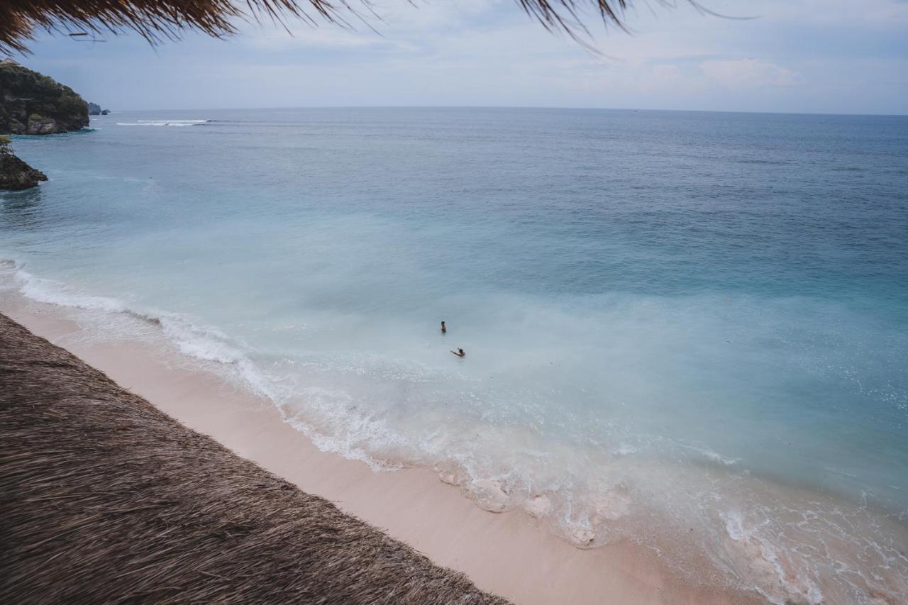 Legends Beachfront Resort อูลูวาตู ภายนอก รูปภาพ