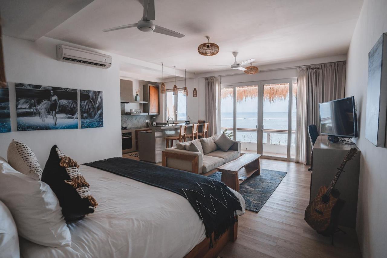 Legends Beachfront Resort อูลูวาตู ภายนอก รูปภาพ